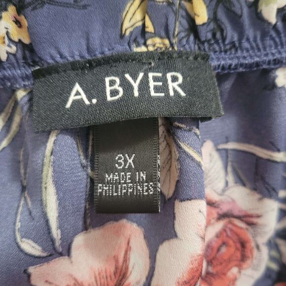 A. Byer Polyester Women's 3X Purple Flowers Blouse - Picture 6 of 8